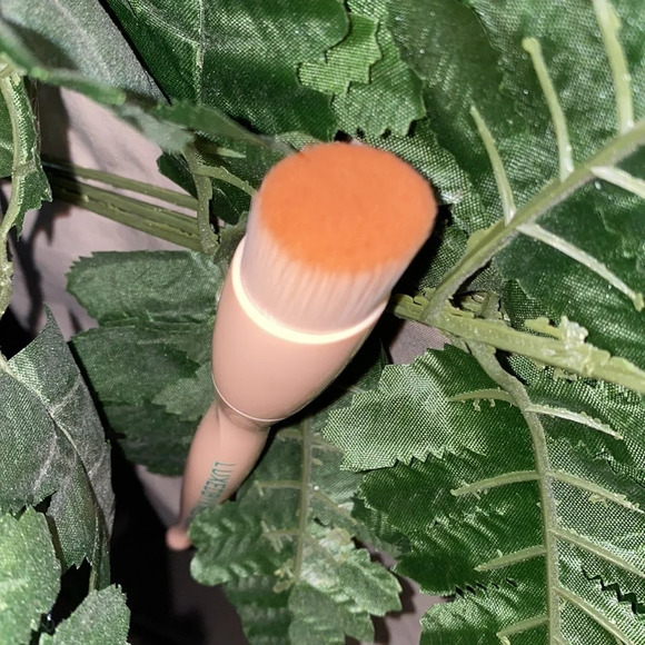 🎉⭐️HP⭐️💕Vegan Q flawless  foundation brush New - Picture 8 of 12
